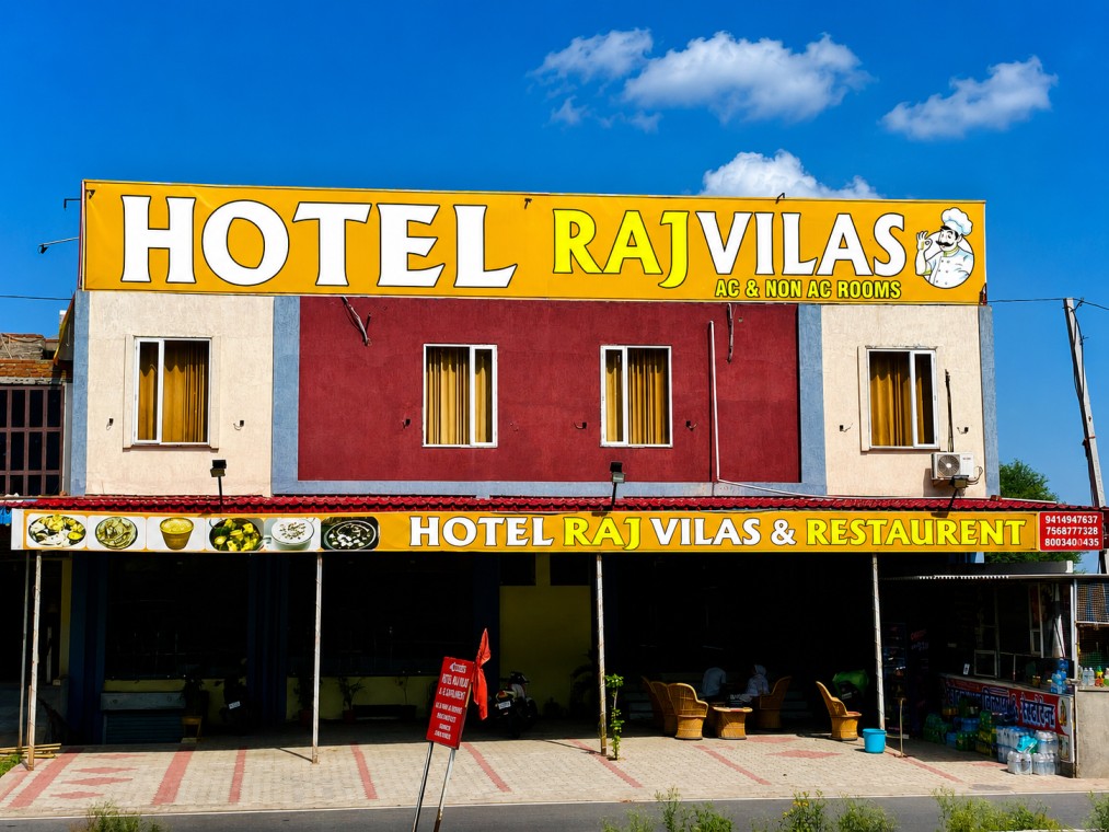 Hotel Raj Vilas